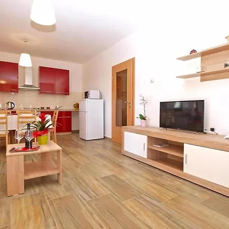 Neue In Loborika Mit Grosser Terrasse Lägenhet *